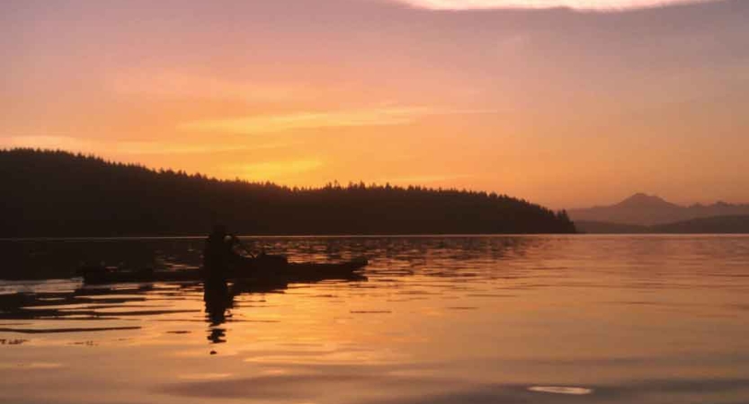 sea kayaking in the pacific northwest